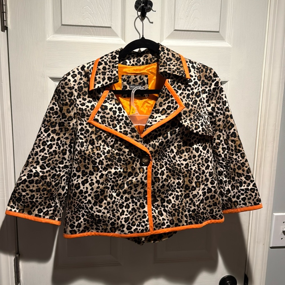 Anthrocite leopard print, orange trim, cute jacket with leopard print shorts